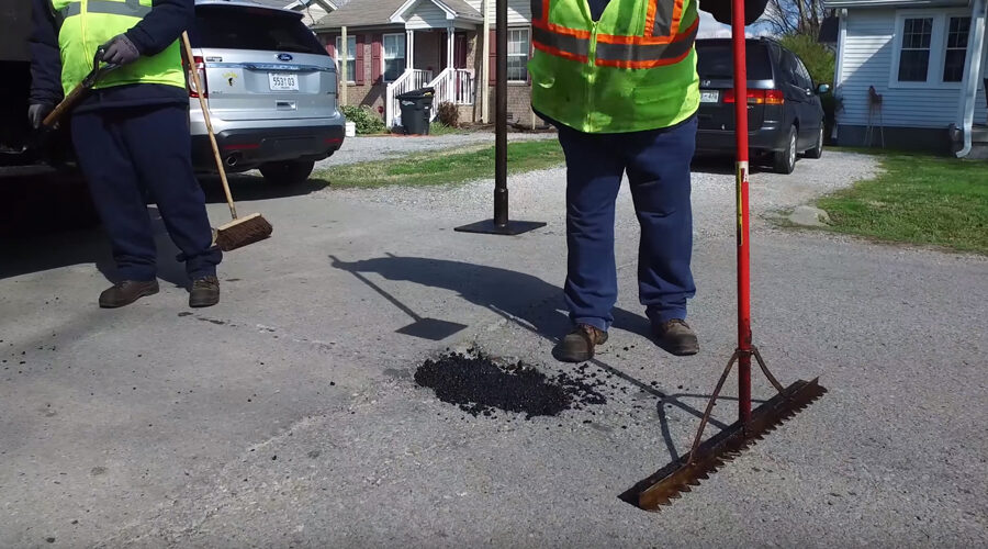 nashville-metro-pothole-crew-pothole-repair